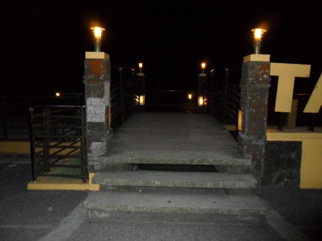 Tagaytay Econo Hotel タガイタイ エクステリア 写真