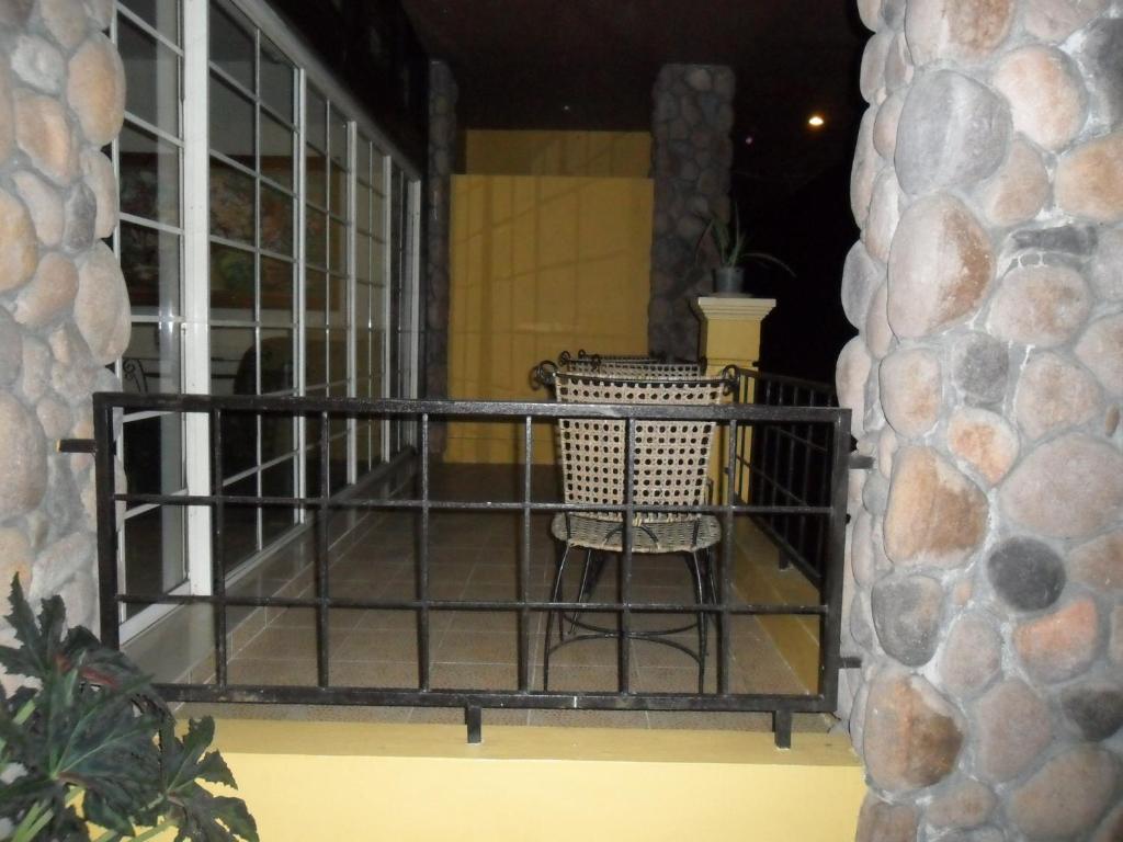Tagaytay Econo Hotel タガイタイ エクステリア 写真