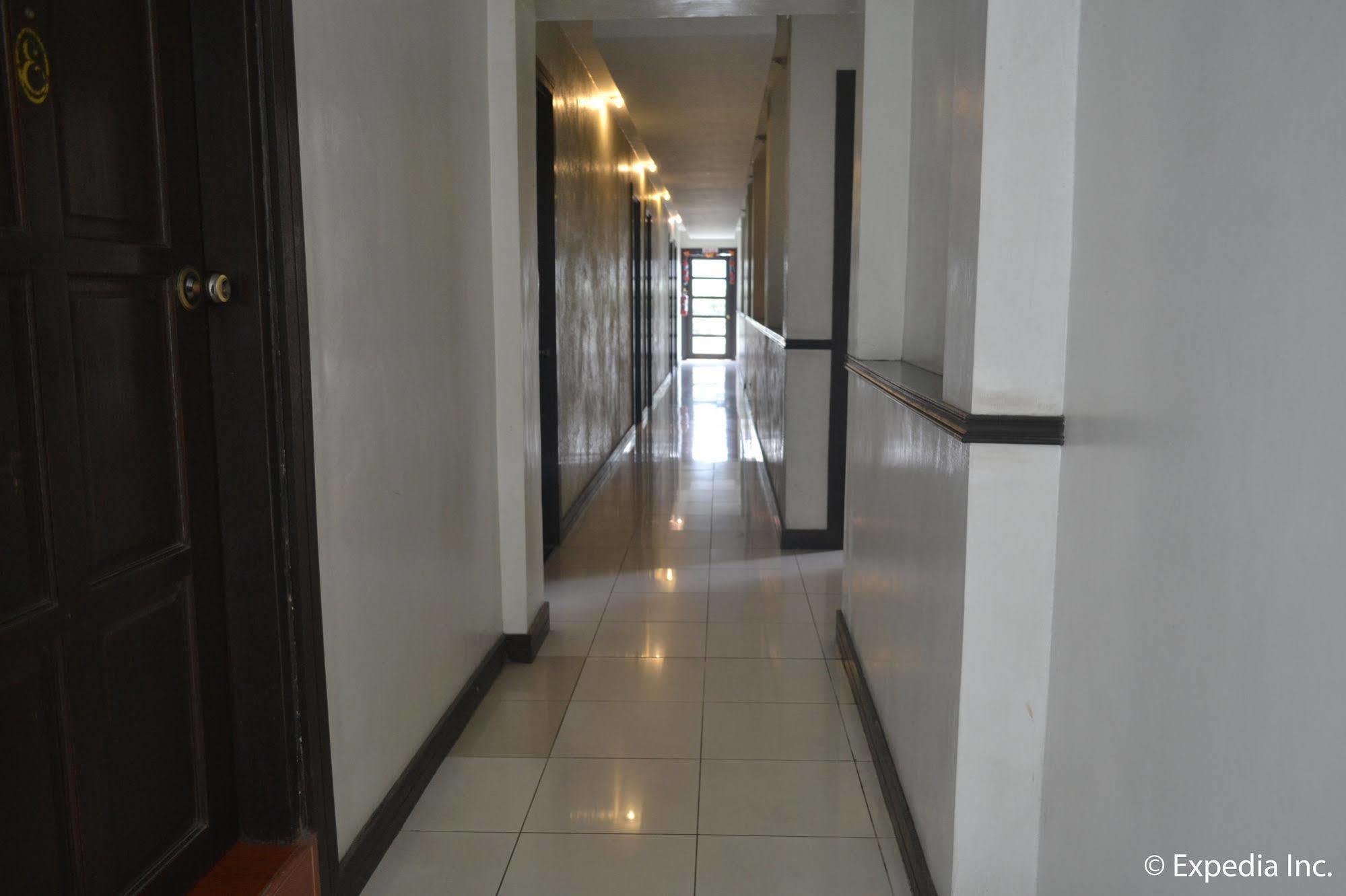 Tagaytay Econo Hotel タガイタイ エクステリア 写真