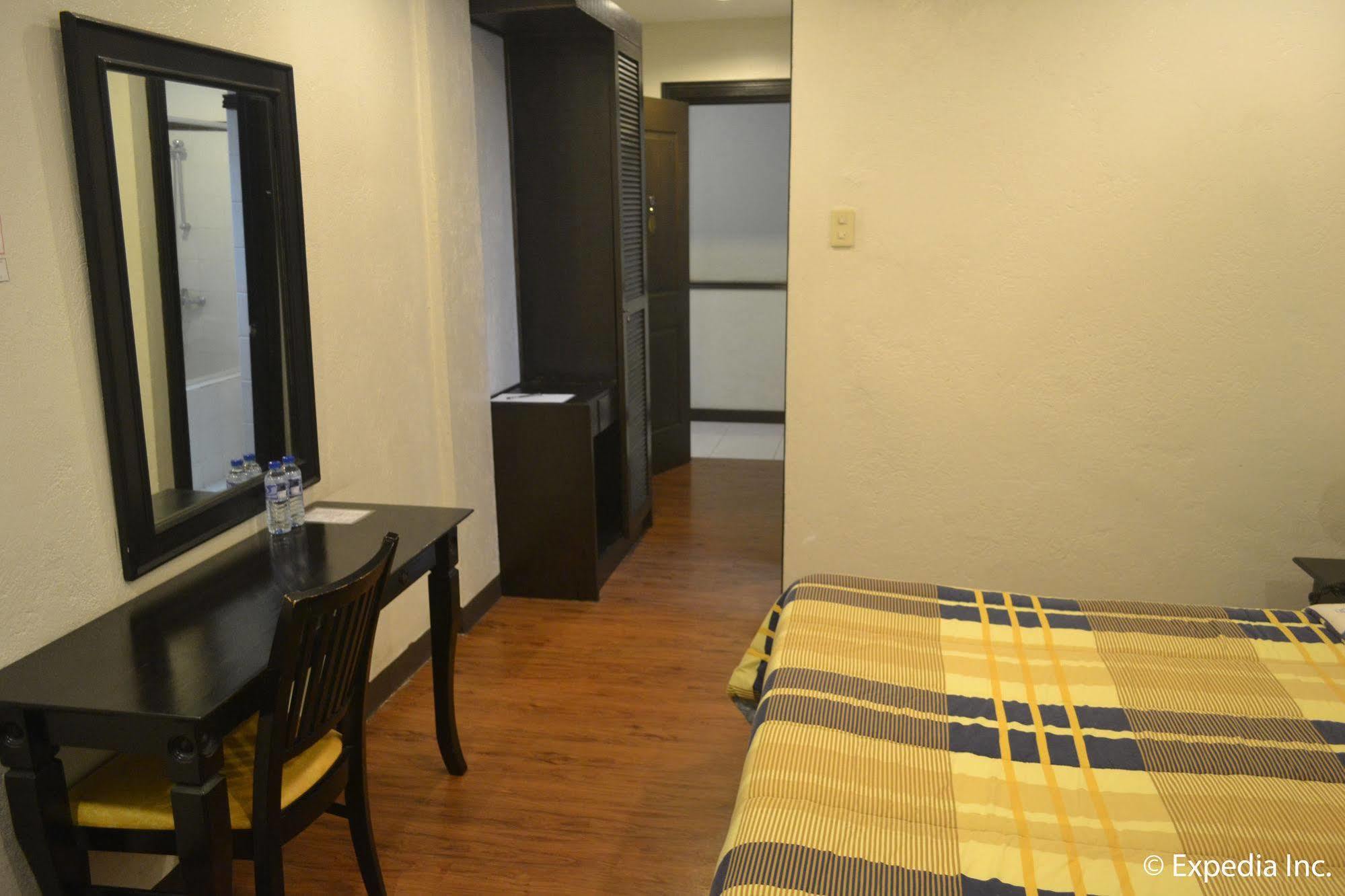 Tagaytay Econo Hotel タガイタイ エクステリア 写真