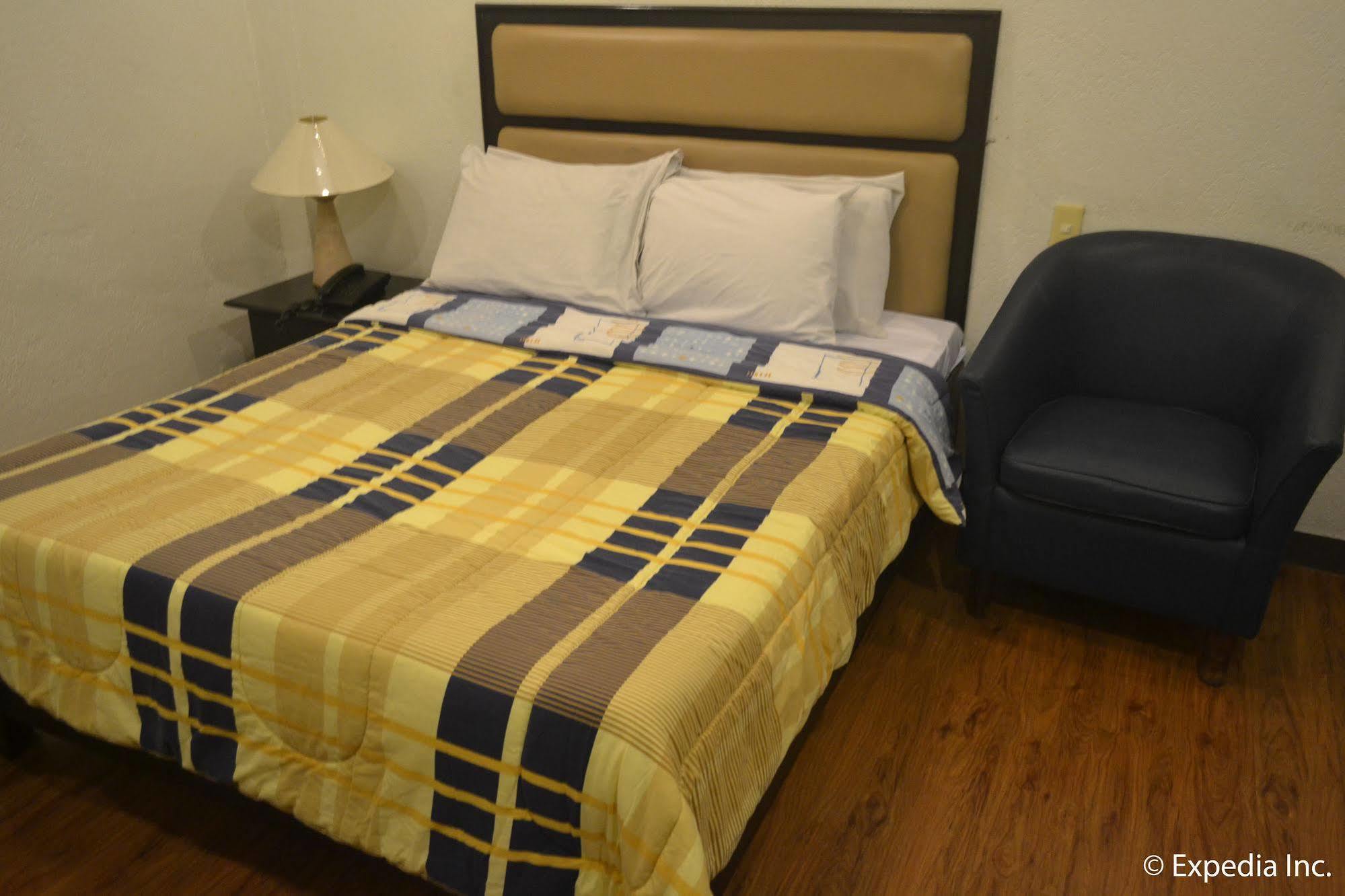 Tagaytay Econo Hotel タガイタイ エクステリア 写真