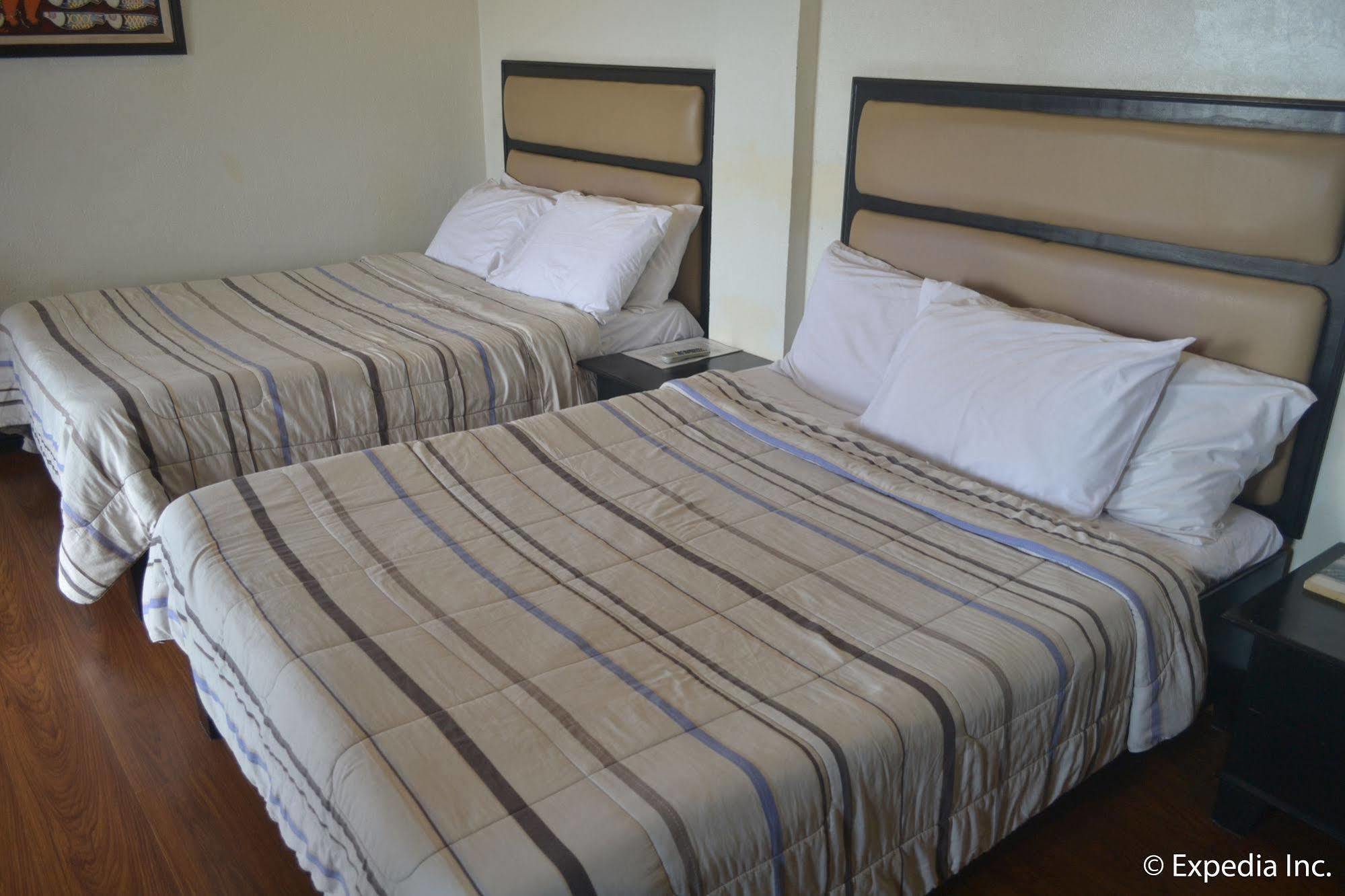 Tagaytay Econo Hotel タガイタイ エクステリア 写真